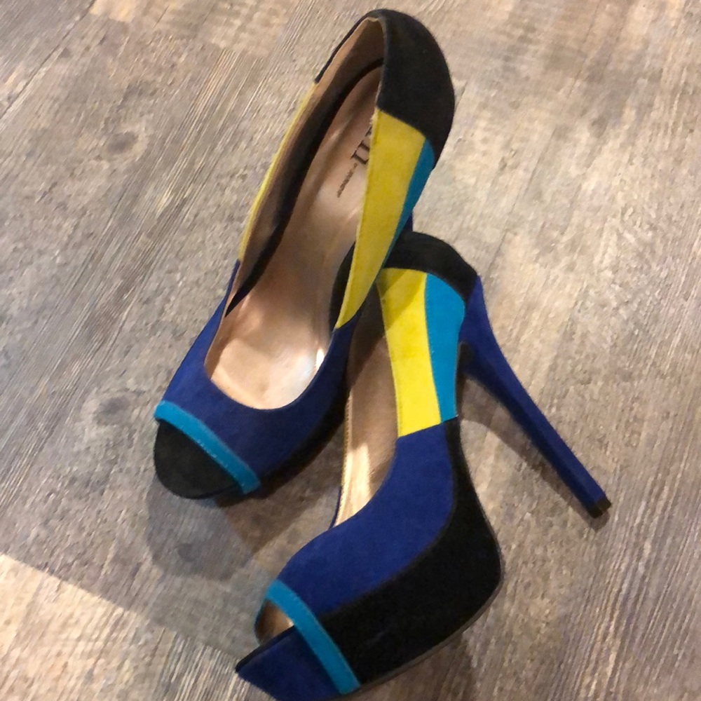 Shi by journeys colorblock heels